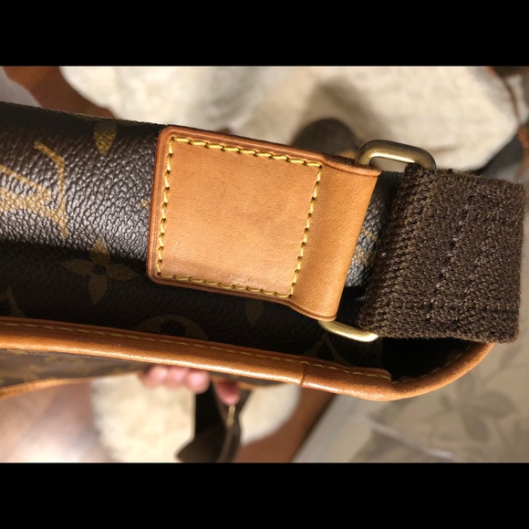 fbpageLuxonlinecanada❌sold out‼️
 Vuitton Bosphore Pm ❤️❤️❤️ - Picture 7 of 17